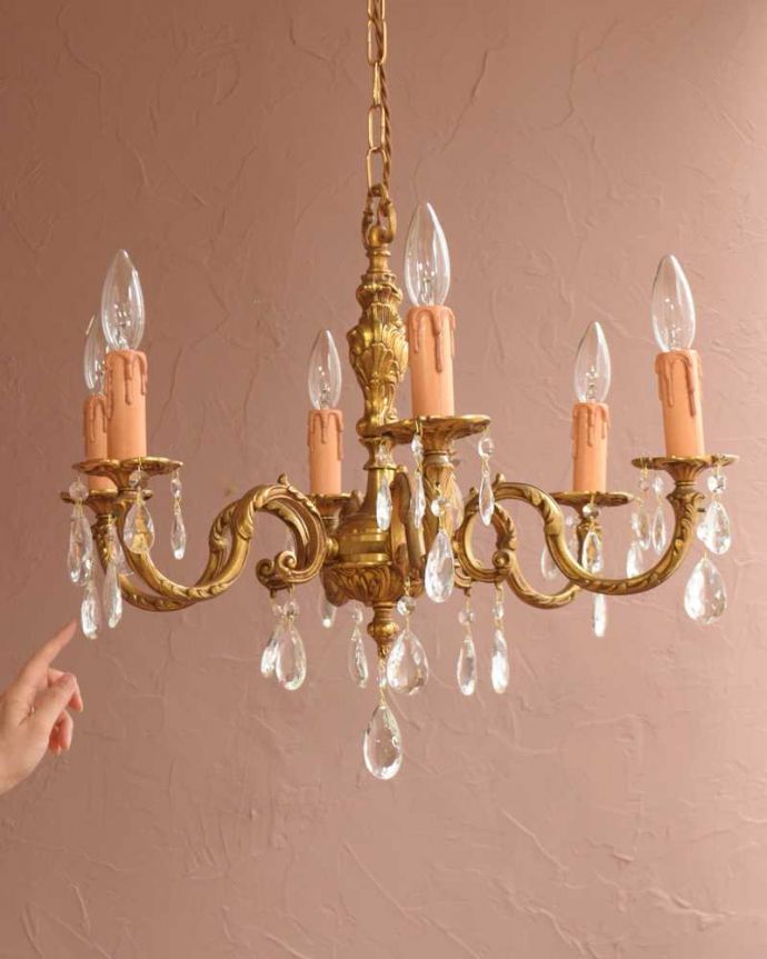 シャンデリア　照明・ライティング　ガラスドロップ×真鍮製アンティークシャンデリア（6灯）（Ｅ17シャンデリア球付） 。。(k-3380-z)
