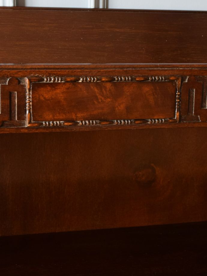 オープンシェルフの装飾