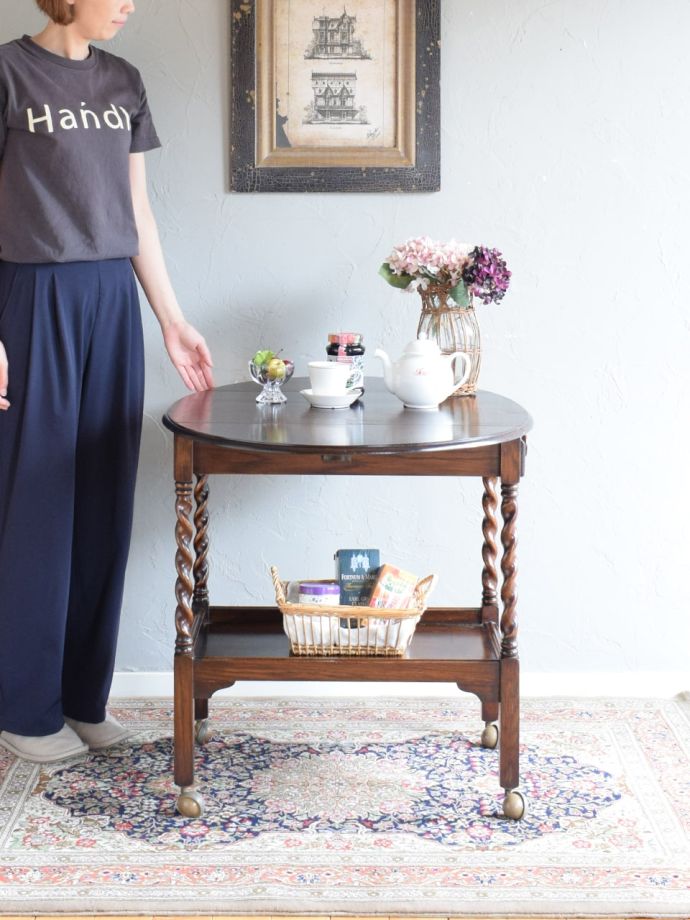 英国アンティークのワゴン