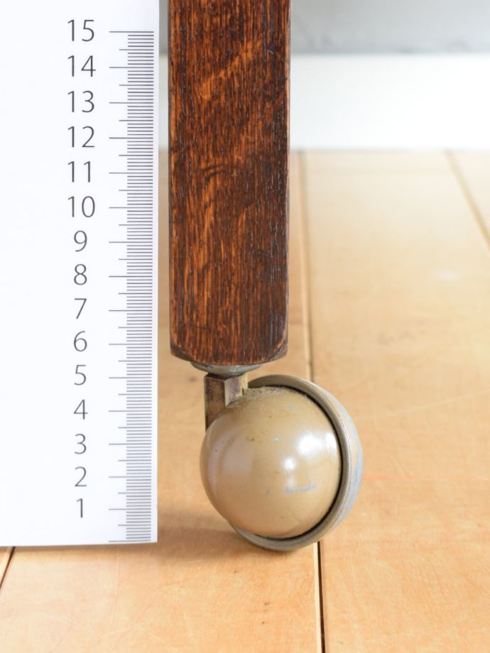 アンティーク家具の脚