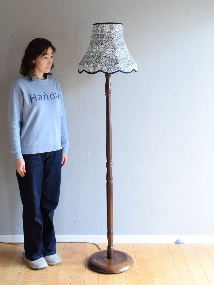 アンティークの照明、フロアランプ