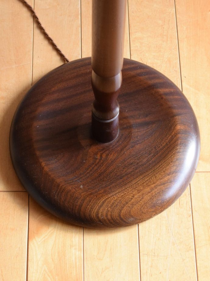 フロアランプの土台