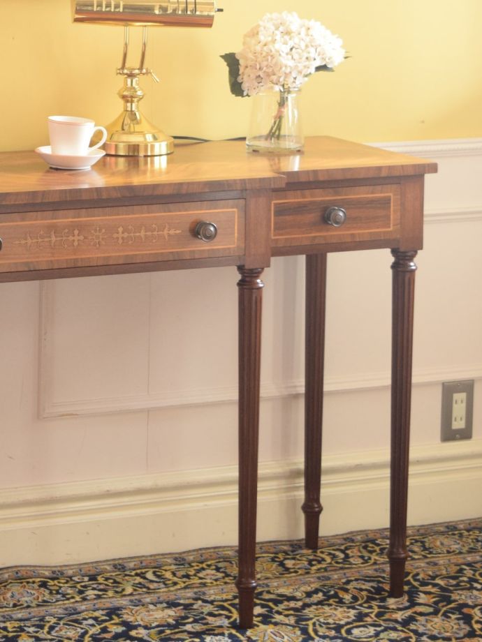 美しい木目のコンソールテーブル