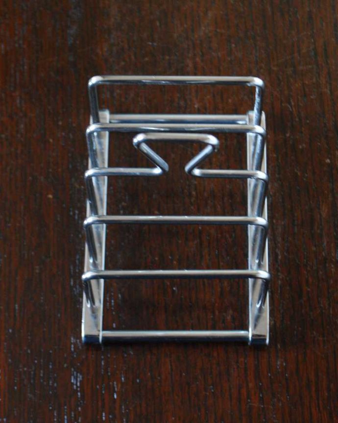 アンティーク シルバー製　アンティーク雑貨　英国の本格アンティークシルバー雑貨、シルバーのトーストスタンド。上から見るとこんな感じです。(k-3385-z)