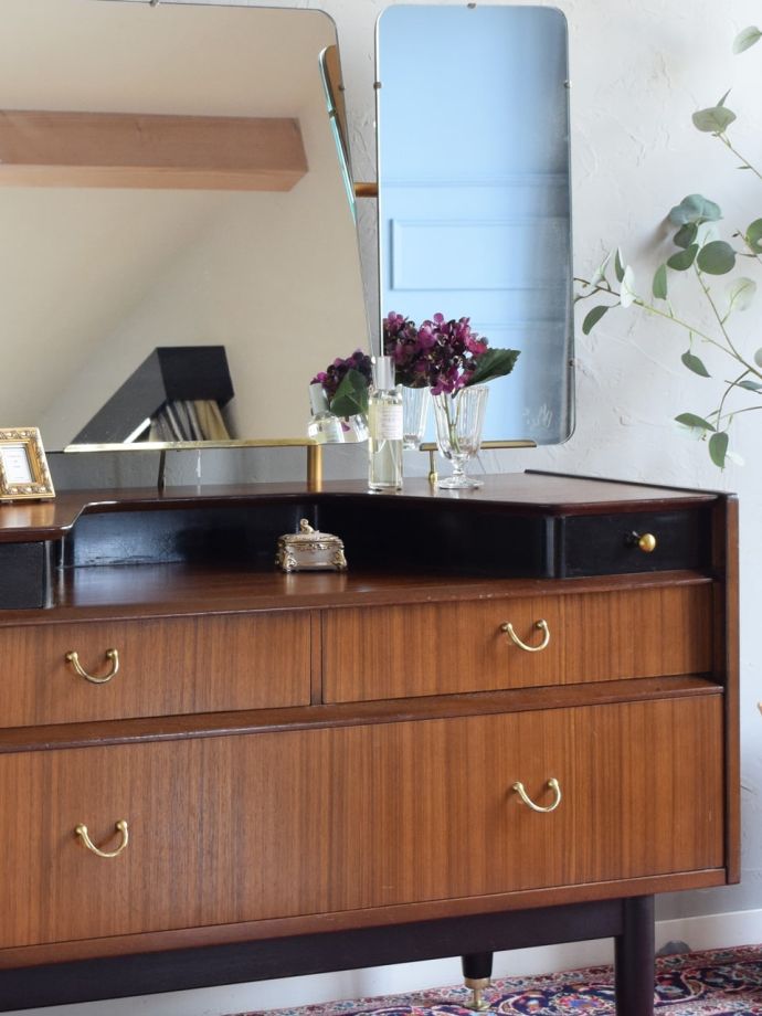 G-PLANのヴィンテージドレッサー、トラー＆ブラックのおしゃれな三面鏡