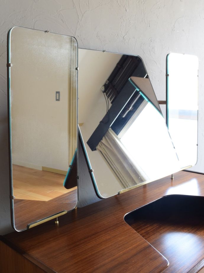 ビンテージドレッサーの鏡