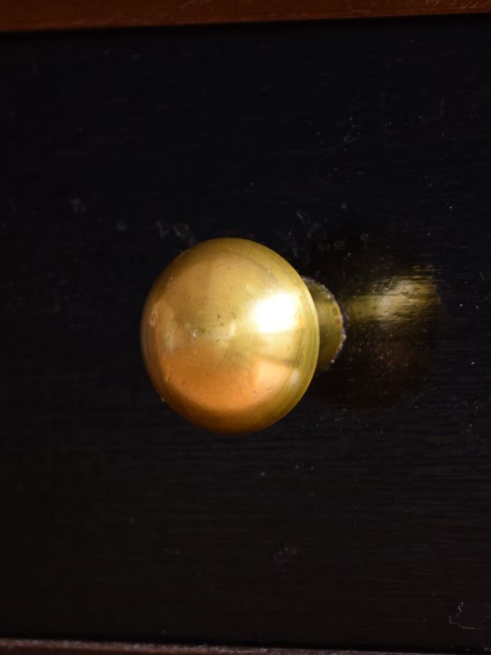 ビンテージ家具のアクセサリーの様な取っ手