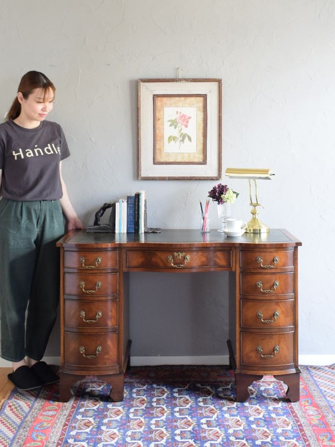 英国アンティークのデスク