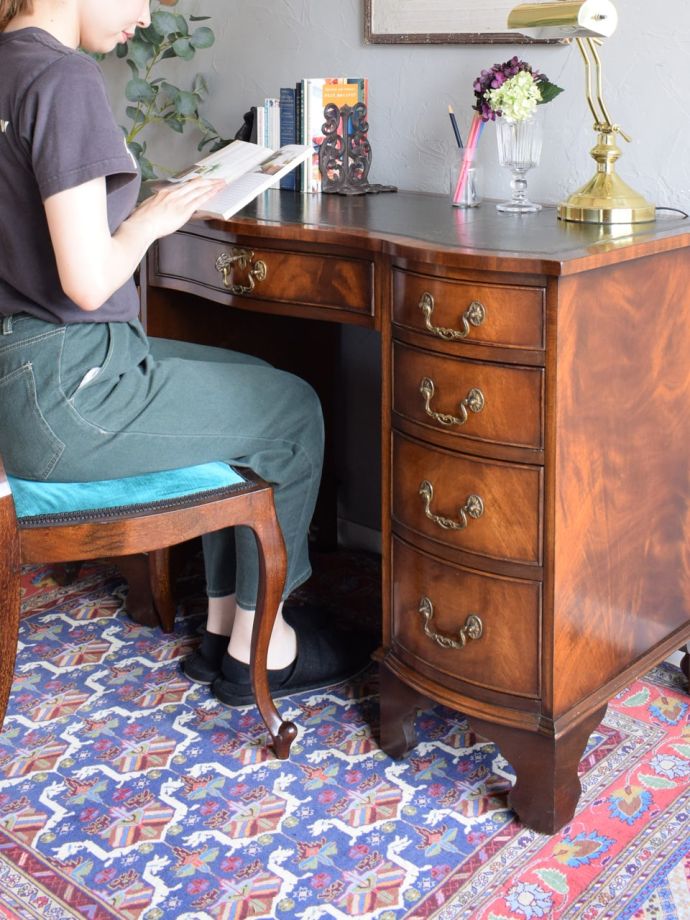 書斎机で楽しむ贅沢な時間