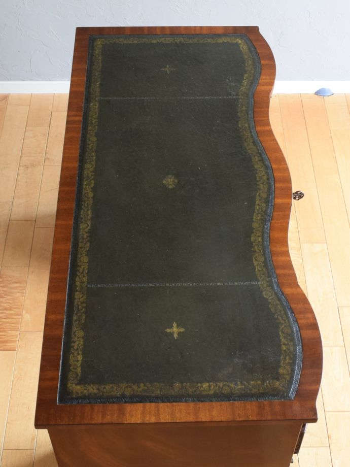 書斎机の美しい天板