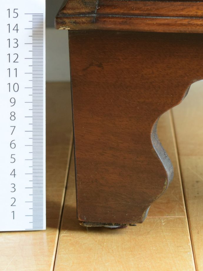 アンティークデスクの脚