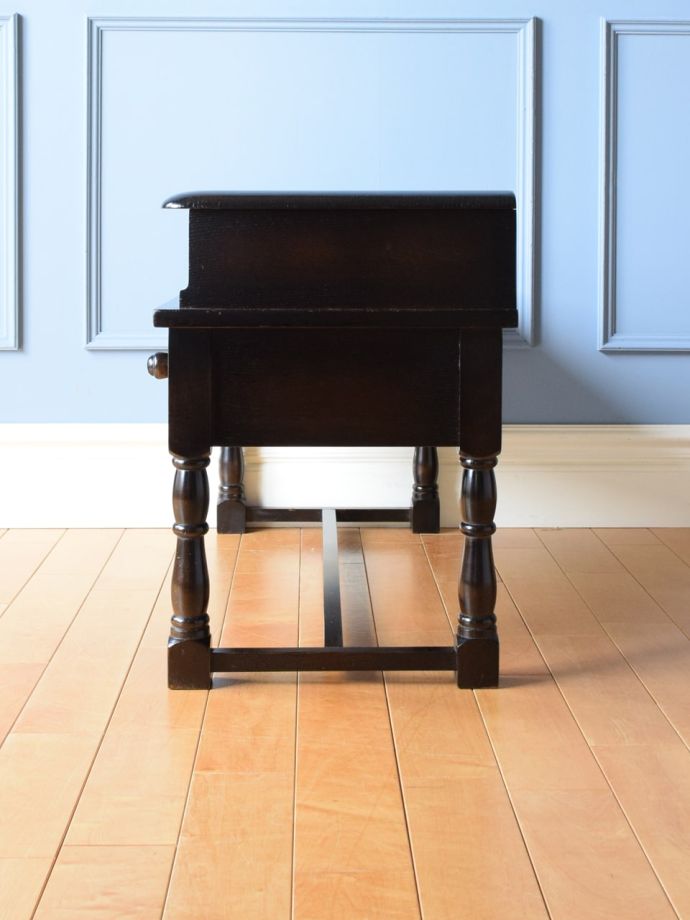 テレフォンベンチの側面