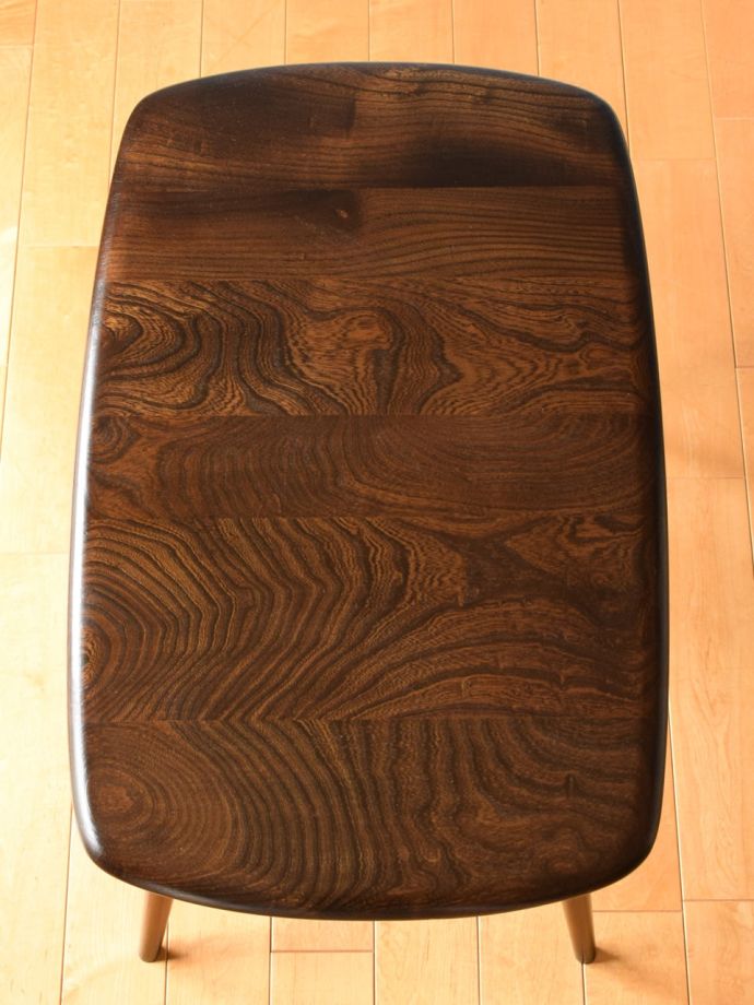 アンティークのテーブルの天板