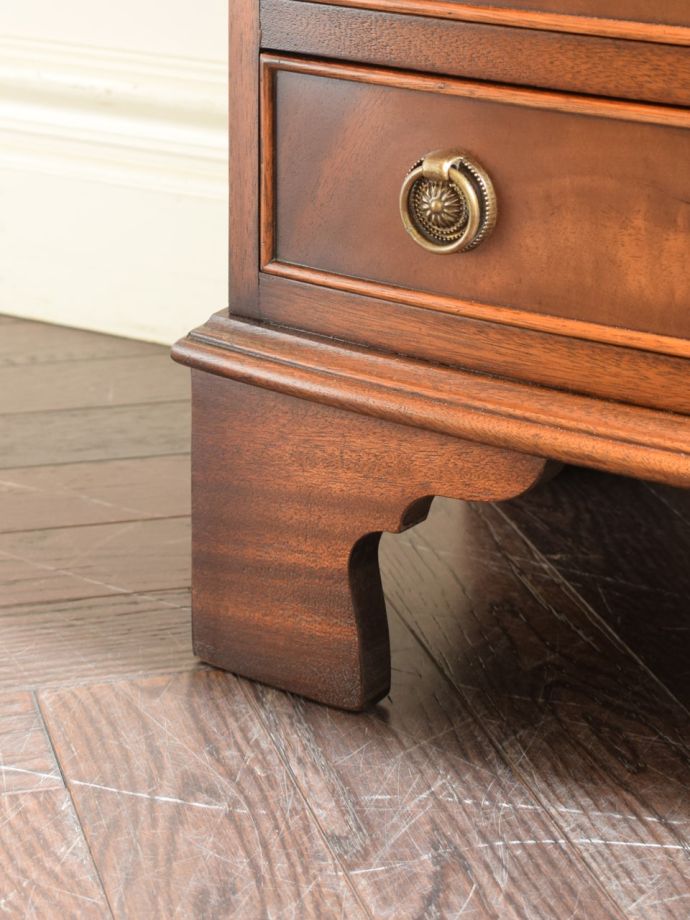 アンティーク家具の脚