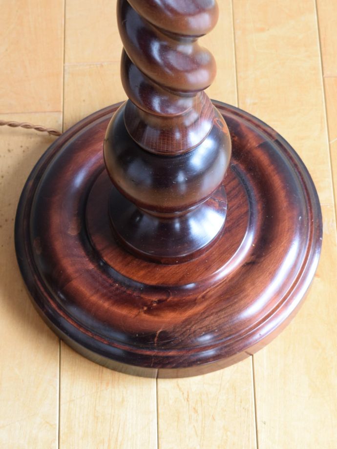 フロアランプの土台