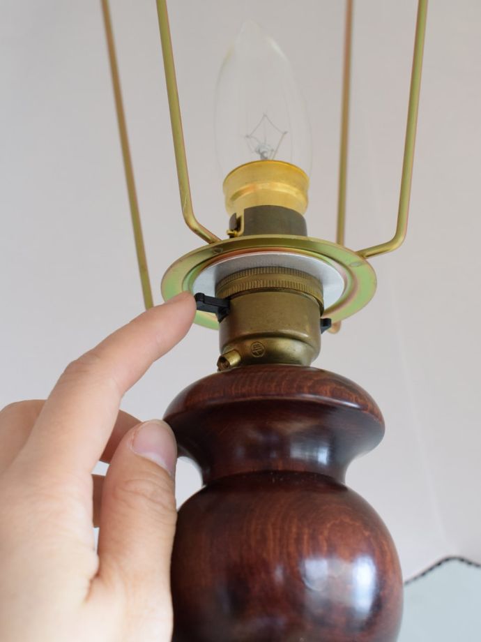 フロアランプのスイッチ