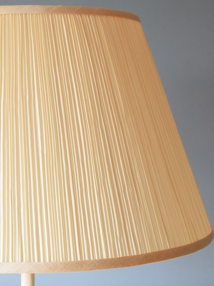 フロアランプのシェード