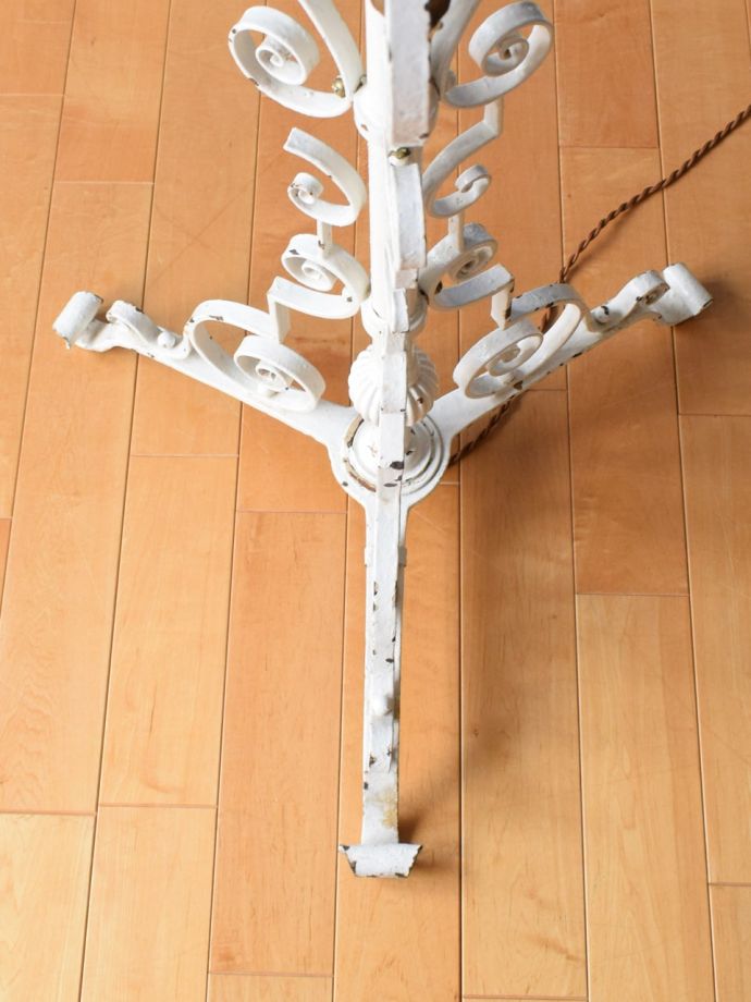 フロアランプの土台