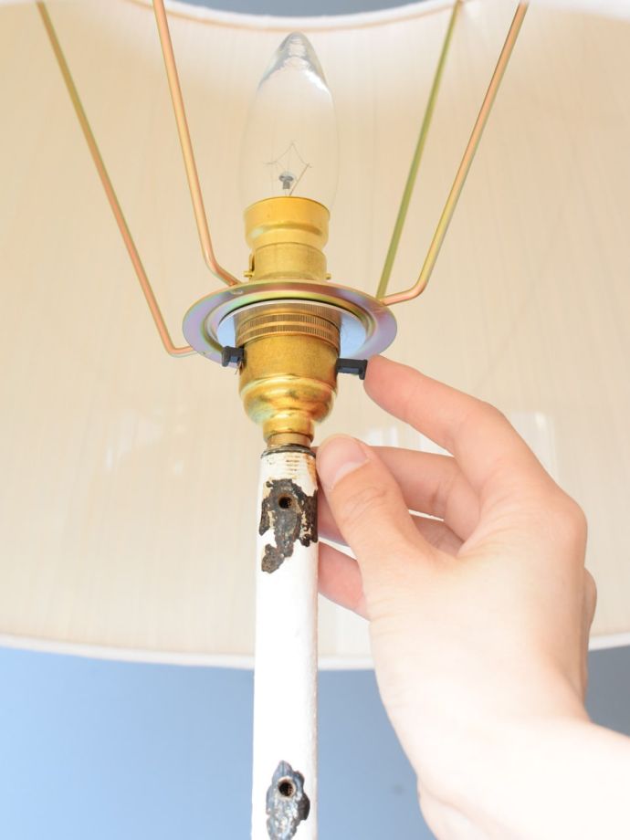 フロアランプのスイッチ