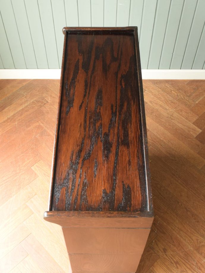 アンティーク家具の形