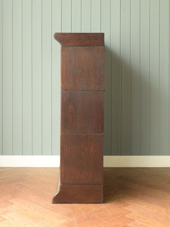 キャビネットの側面