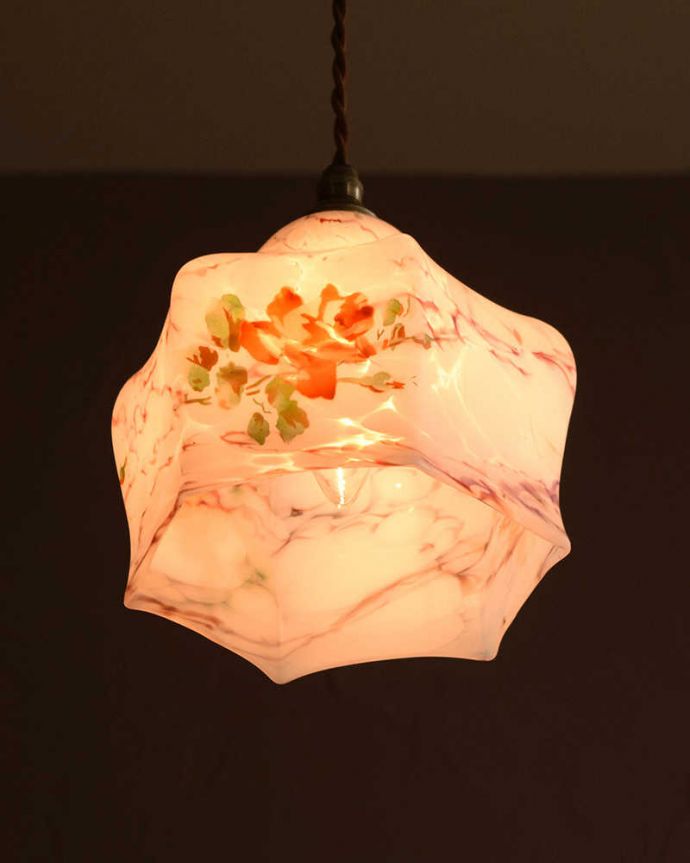 ペンダントライト　照明・ライティング　バラ×マーブル模様のアンティークシェードペンダントライト（コード・シャンデリア電球・ギャラリーなし）。。(k-3405-z)