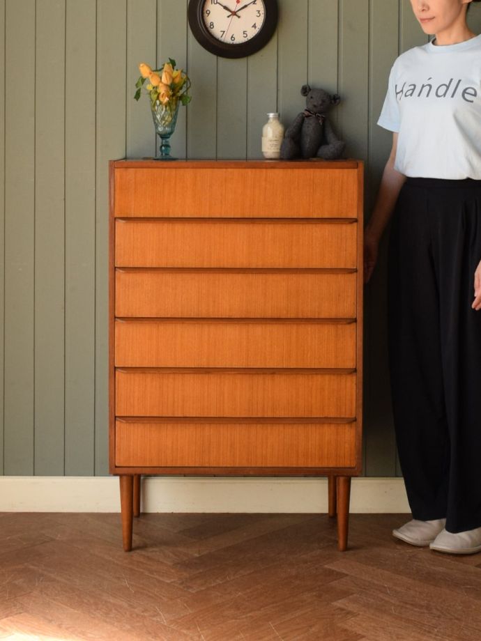 英国アンティークのチェスト