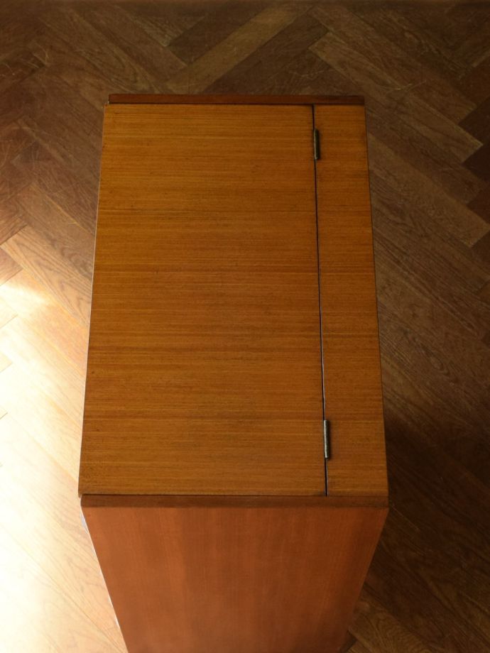 アンティークチェストの天板