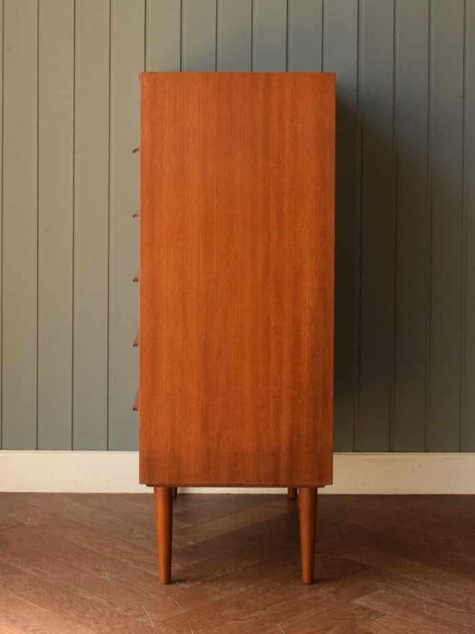 アンティークチェストの側面