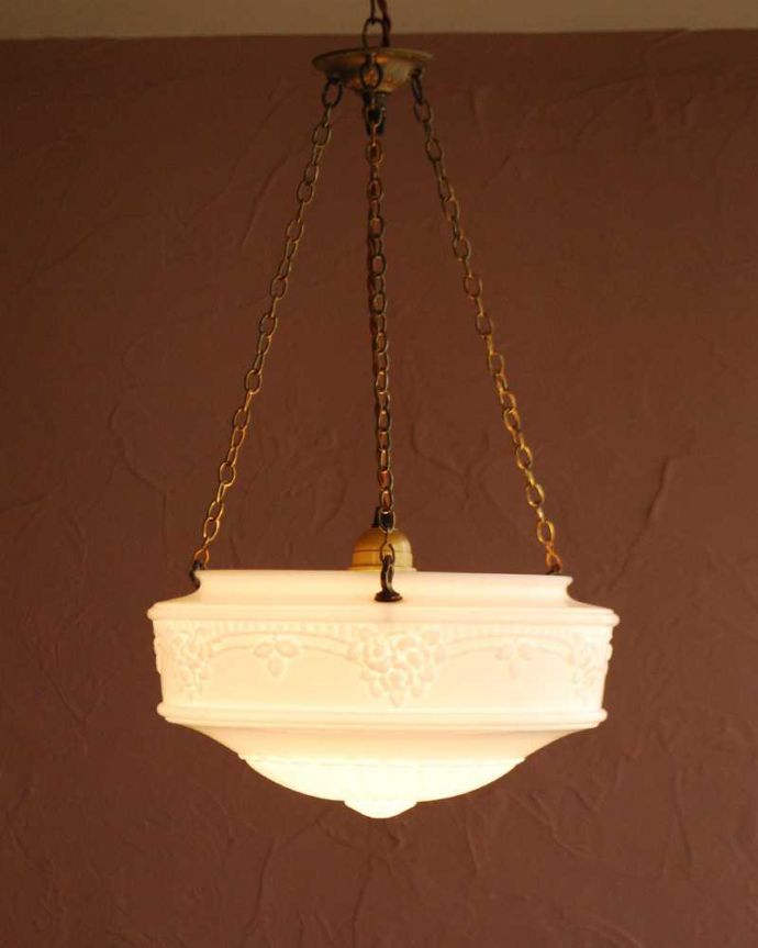 シャンデリア　照明・ライティング　お花が浮かび上がるアンティークのハンギングボウルブラケット(Ｅ26球付き)。。(k-3408-z)