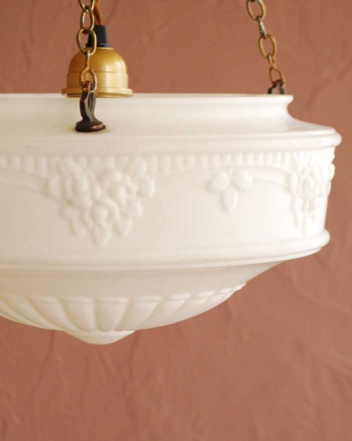 シャンデリア　照明・ライティング　お花が浮かび上がるアンティークのハンギングボウルブラケット(Ｅ26球付き)。。(k-3408-z)