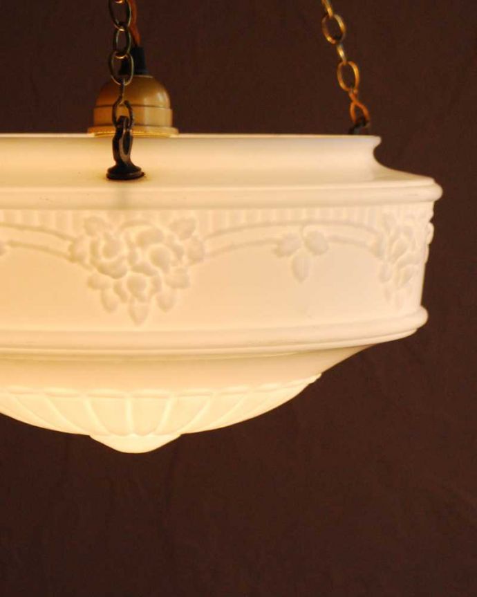 シャンデリア　照明・ライティング　お花が浮かび上がるアンティークのハンギングボウルブラケット(Ｅ26球付き)。。(k-3408-z)