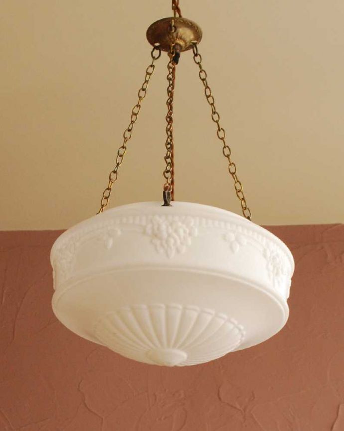 シャンデリア　照明・ライティング　お花が浮かび上がるアンティークのハンギングボウルブラケット(Ｅ26球付き)。。(k-3408-z)