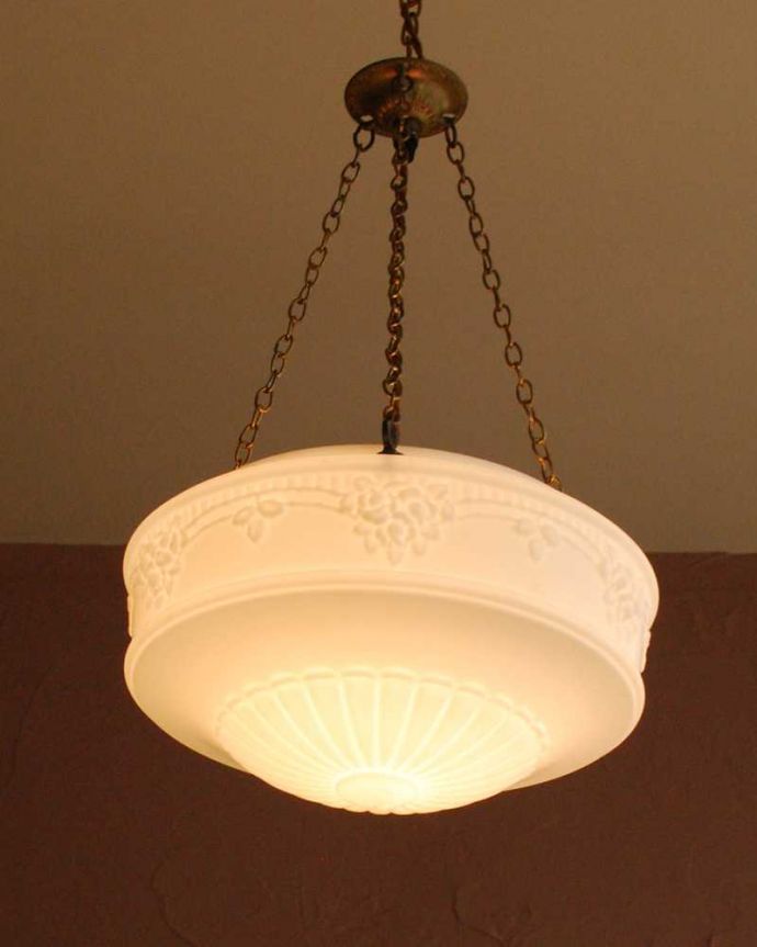 シャンデリア　照明・ライティング　お花が浮かび上がるアンティークのハンギングボウルブラケット(Ｅ26球付き)。。(k-3408-z)