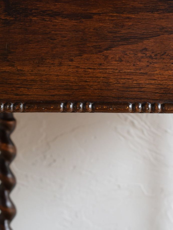 アンティーク家具の装飾