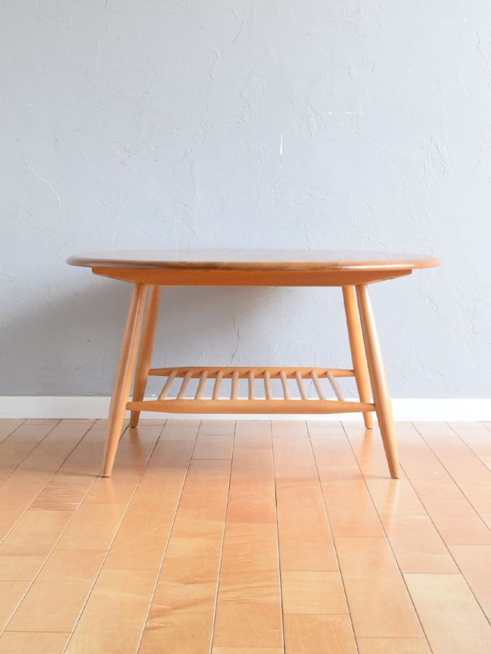 コーヒーテーブルの側面