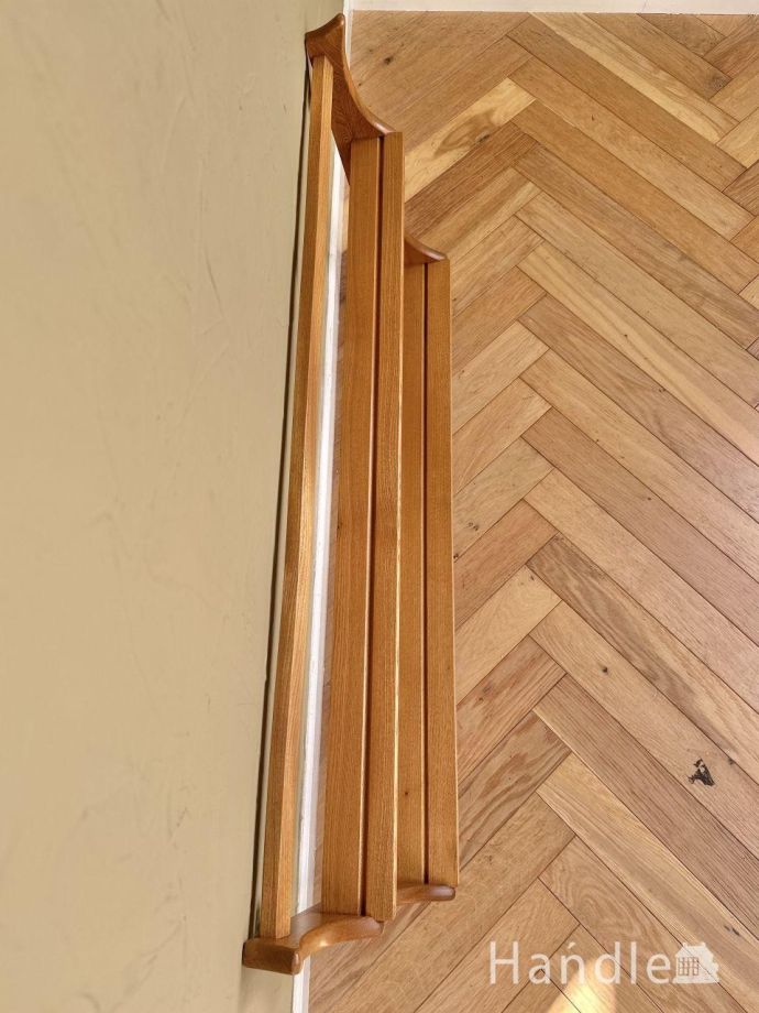 ビンテージのウォールシェルフの天板