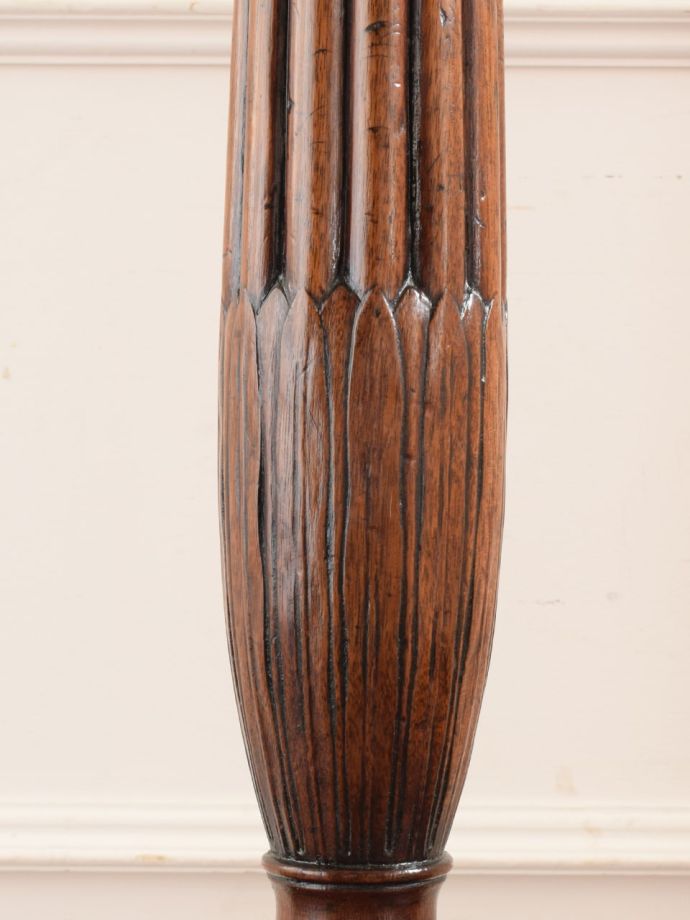 アンティークらしい彫