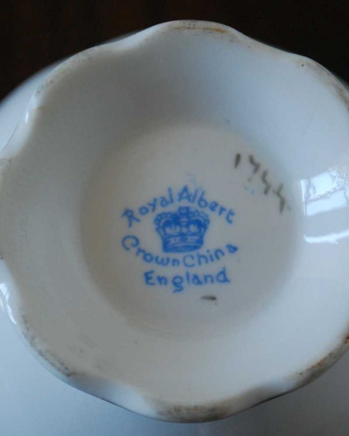 ロイヤルアルバートのクラウンチャイナ、アンティークカップ&amp