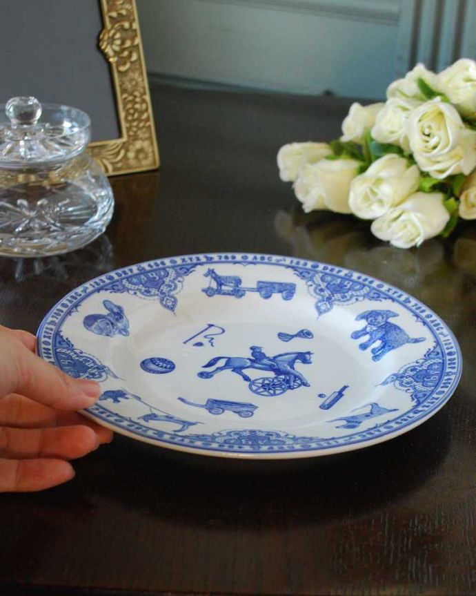アンティーク 陶磁器の雑貨　アンティーク雑貨　スポード窯のエドワーディアンチャイルドフッドのアンティークプレート（SPODE）。飾って使って楽しむアンティーク美しい柄のプレートは、飾っても使っても楽しめます。(k-3428-z)