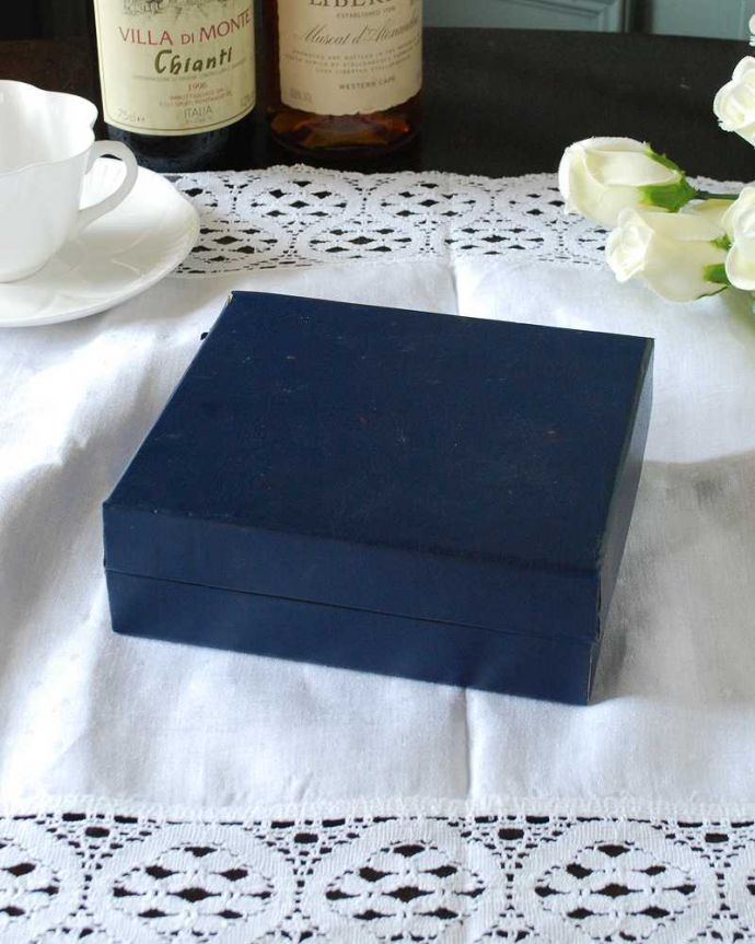 アンティーク シルバー製 アンティーク雑貨 アンティークシルバープレートのナプキンリング &スワンモチーフのカードスタンドセット(白鳥)。箱もセットでお届けします。(k-3540-z)