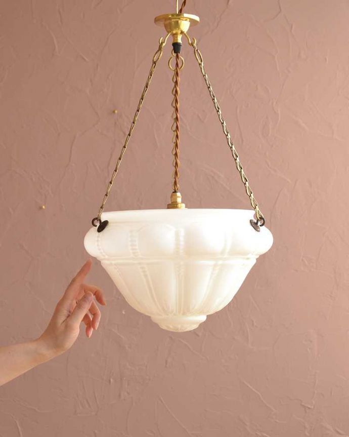 シャンデリア　照明・ライティング　ガラスの模様が美しいアンティークのハンギングボウルブラケット(Ｅ26球付き) 。。(k-3563-z)