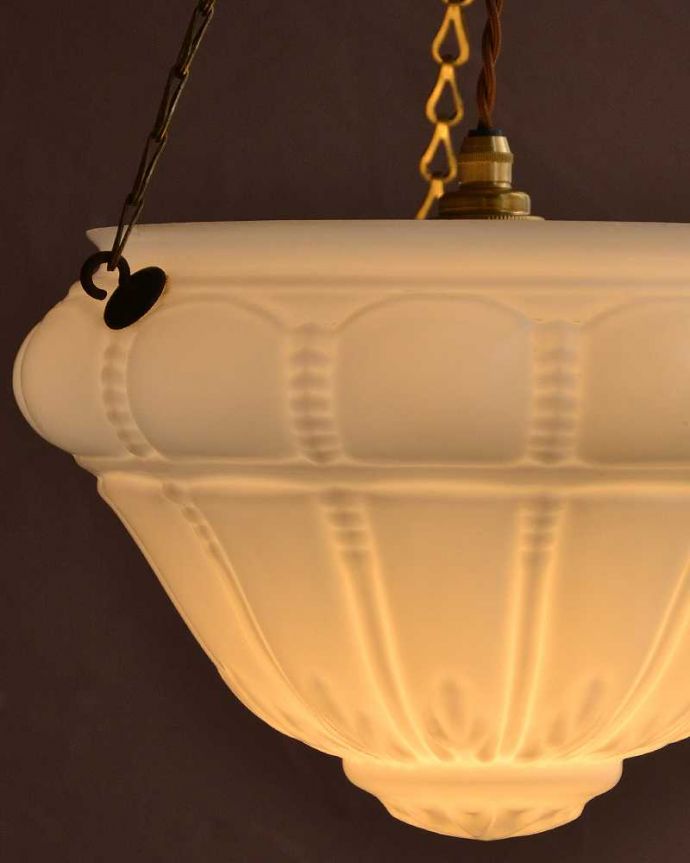 シャンデリア　照明・ライティング　ガラスの模様が美しいアンティークのハンギングボウルブラケット(Ｅ26球付き) 。。(k-3563-z)