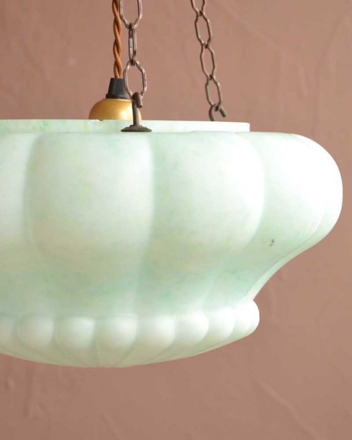 シャンデリア　照明・ライティング　まるで雲も様な可愛い形、アンティークのハンギングボウル(Ｅ26球付き) 。。(k-3579-z)