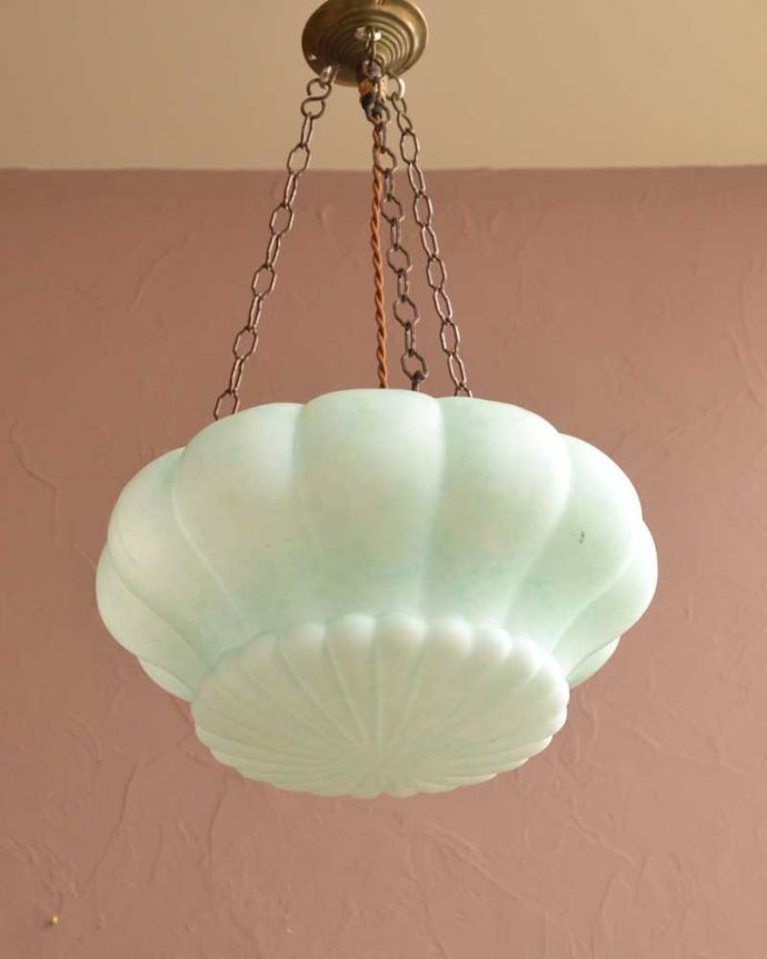 シャンデリア　照明・ライティング　まるで雲も様な可愛い形、アンティークのハンギングボウル(Ｅ26球付き) 。。(k-3579-z)