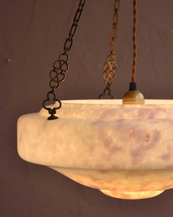 シャンデリア　照明・ライティング　ガラスの模様が美しい英国輸入のアンティークハンギングボウル（Ｅ26球付）。。(k-3581-z)