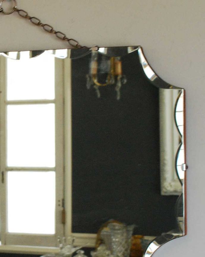 アンティーク ミラー（鏡）　アンティーク雑貨　華やかなカッティングが美しい、横長のイギリスアンティークミラー（壁掛け鏡）。アンティークでしか手に入らないキラキラ感キラッと輝く美しい面取りがデザインになっているアンティークのミラー。(k-3597-z)