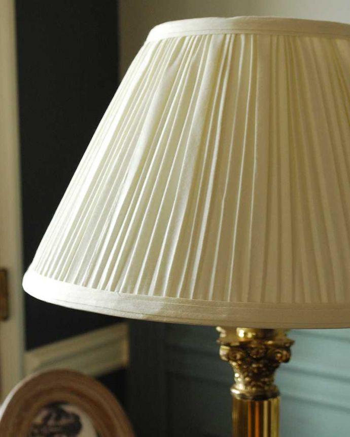 スタンドライト　照明・ライティング　イギリスで見つけたアンティークテーブルランプ(E17シャンデリア球付き) 。。(k-3599-z)