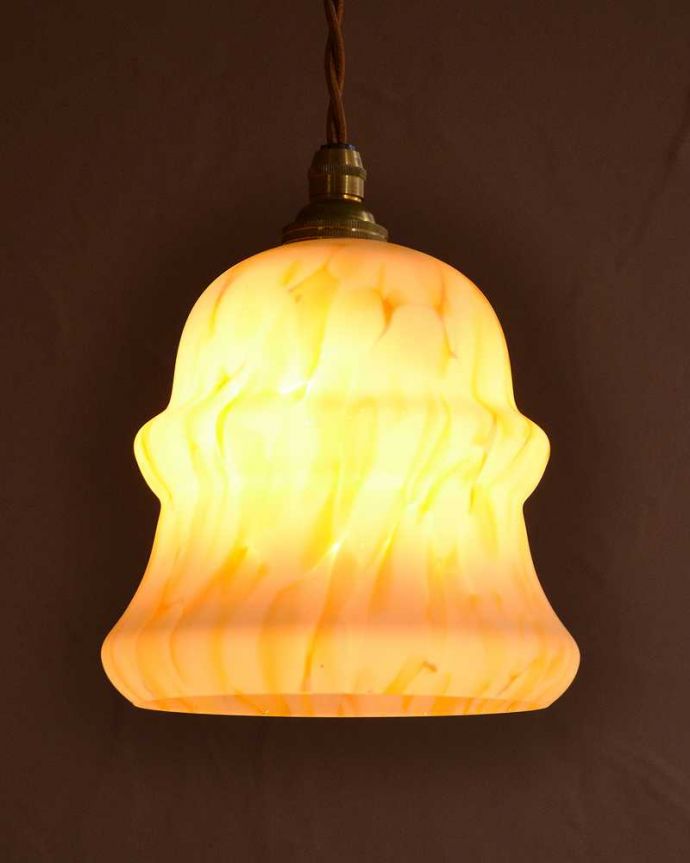 ペンダントライト　照明・ライティング　はちみつ色でほっこり気分、アンティークシェードペンダントライト（コード・シャンデリア電球・ギャラリーなし）。。(k-3666-z)
