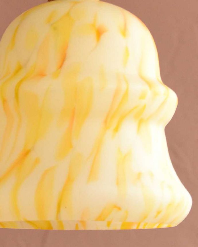 ペンダントライト　照明・ライティング　はちみつ色でほっこり気分、アンティークシェードペンダントライト（コード・シャンデリア電球・ギャラリーなし）。。(k-3666-z)